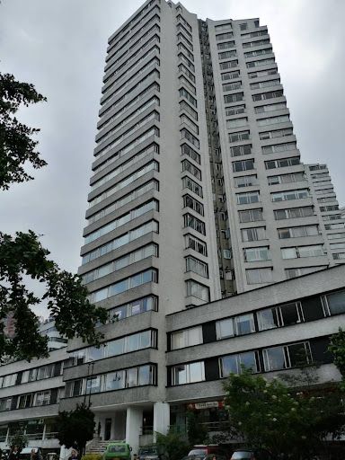 Local en venta Cundinamarca Bogotá Los Rosales 61 m2 Habitaciones 0 Baños 1 Garajes 0 Precio $615000000
