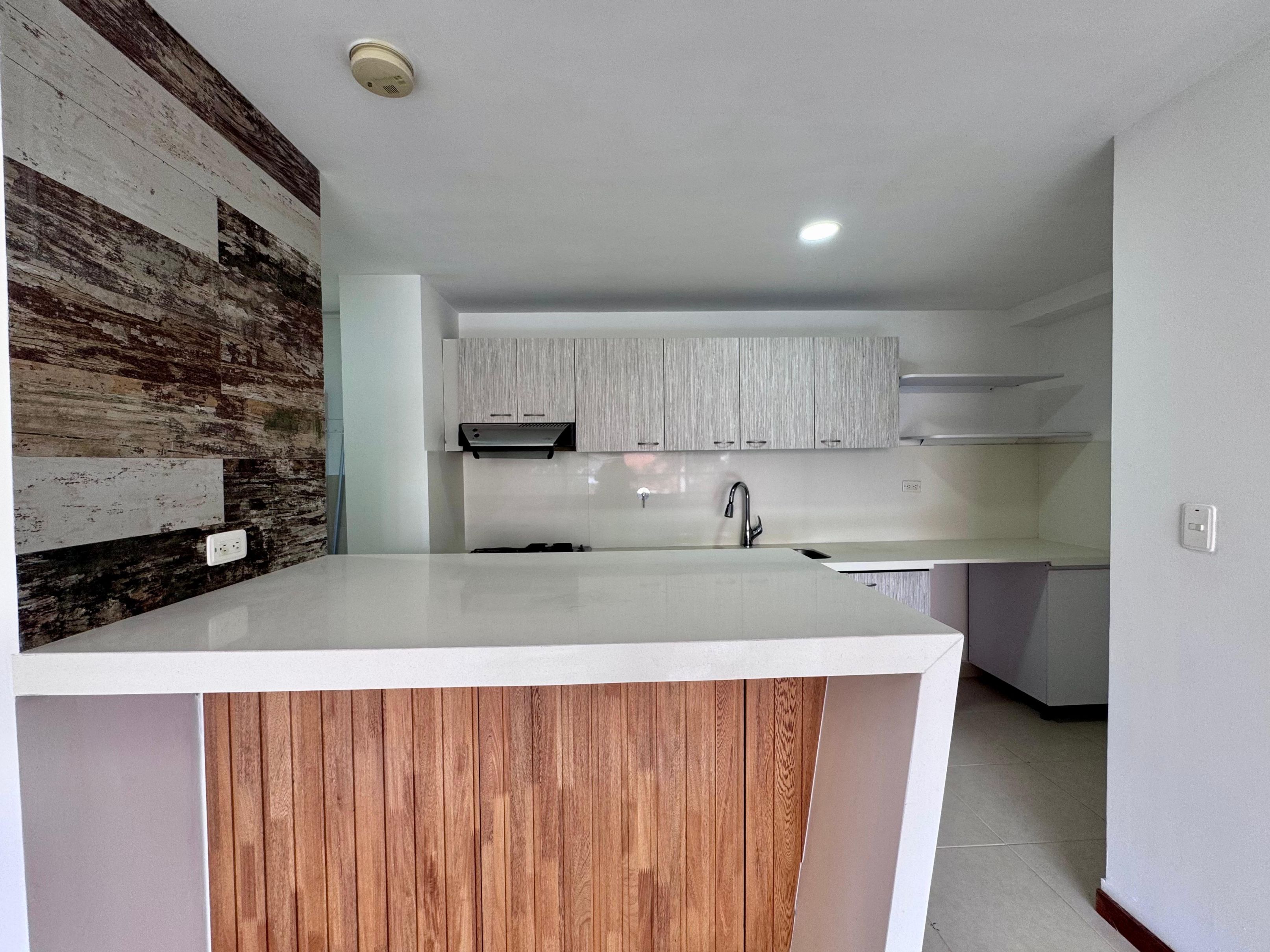 Apartamento en arriendo Antioquia Envigado Zúñiga 80 m2 Habitaciones 2 Baños 2 Garajes 2 Precio $4400000