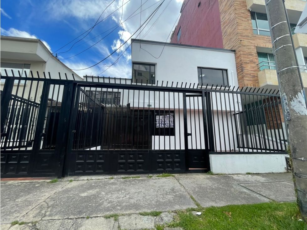 Casa en arriendo Cundinamarca Bogotá Normandía 300 m2 Habitaciones 3 Baños 4 Garajes 2 Precio $5500000