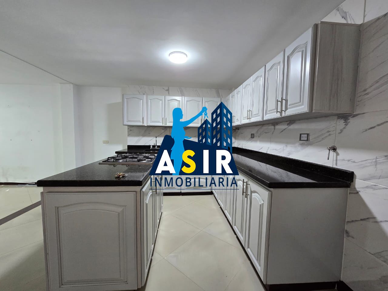 Casa en arriendo Antioquia Medellín Las Violetas 135 m2 Habitaciones 4 Baños 2 Garajes 1 Precio $4000000