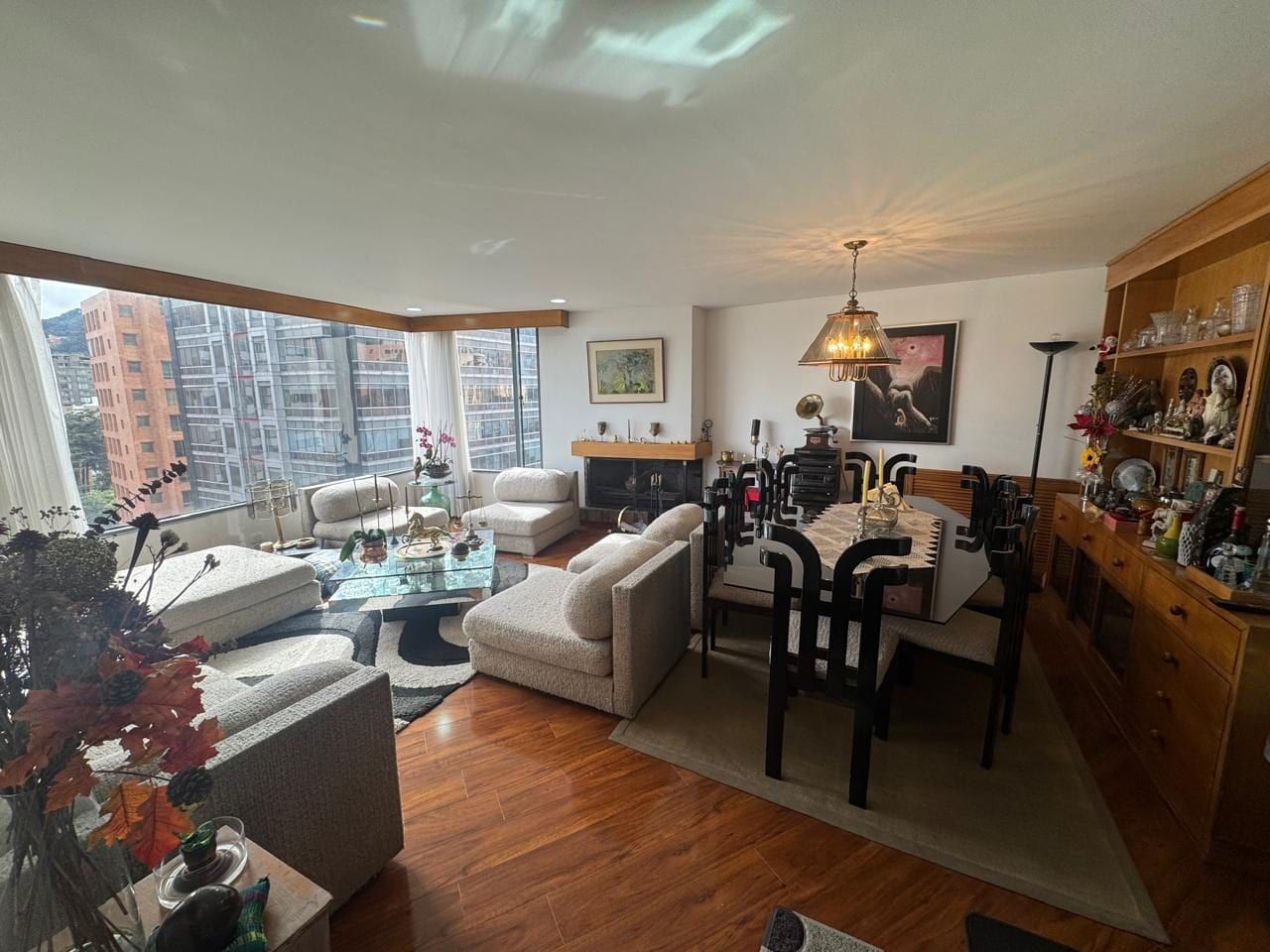 Apartamento en arriendo Cundinamarca Bogotá El Nogal 138 m2 Habitaciones 3 Baños 2 Garajes 2 Precio $9500000