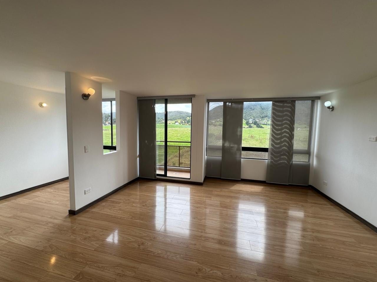 Apartamento en venta Cundinamarca La Calera Asd 81 m2 Habitaciones 3 Baños 2 Garajes 1 Precio $505000000