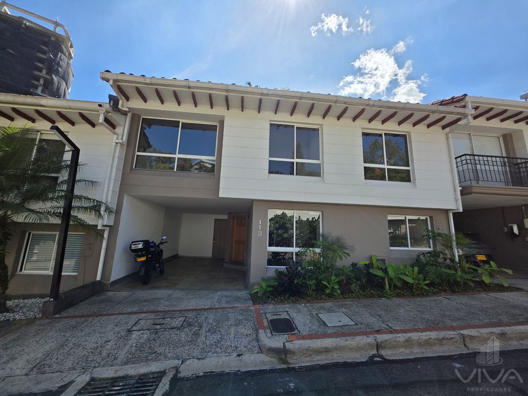 Casa en arriendo o venta Antioquia Medellín Las Lomas No 1 300 m2 Habitaciones 3 Baños 4 Garajes 2 Precio venta $2250000000 Precio arriendo $14000000