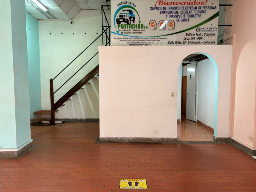 Oficina en arriendo Antioquia Medellín Colon 60 m2 Habitaciones 0 Baños 2 Garajes 0 Precio $2600000