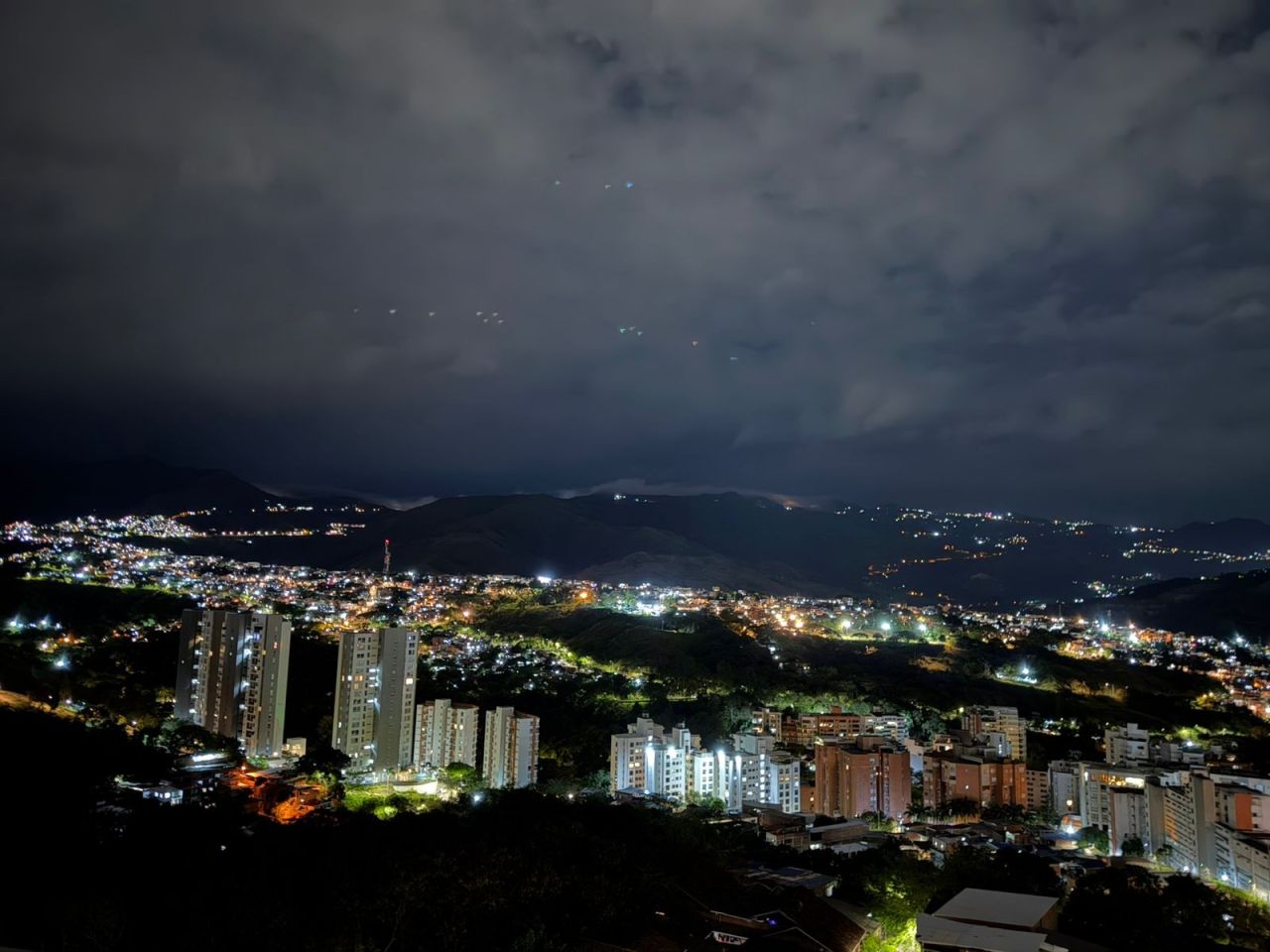Apartamento en venta Valle Del Cauca Cali Lleras Camargo 94 m2 Habitaciones 2 Baños 2 Garajes 2 Precio $630000000