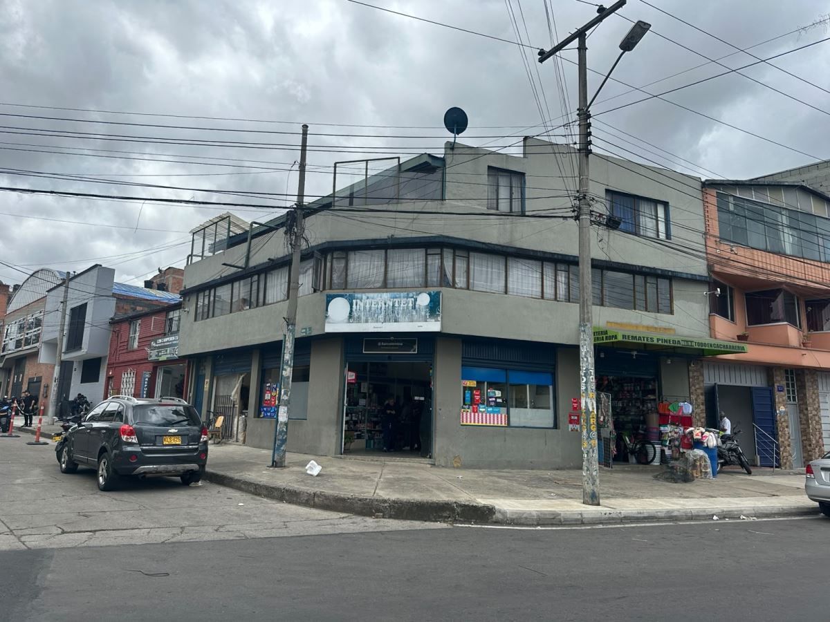 Casa en venta Cundinamarca Bogotá Jorge Eliécer Gaitán 750 m2 Habitaciones 8 Baños 4 Garajes 2 Precio $1100000000