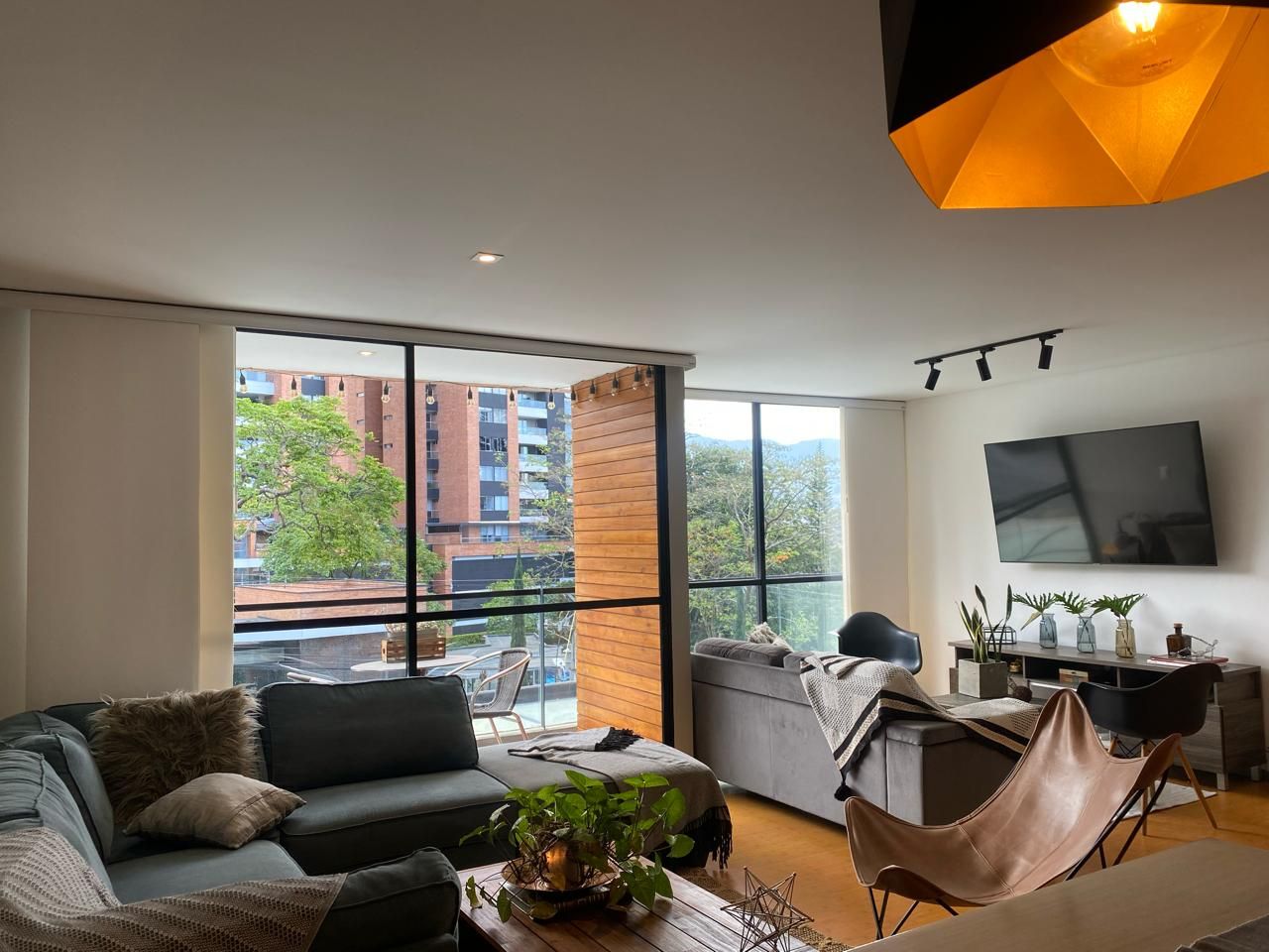Apartamento en arriendo Antioquia Envigado Loma De Las Brujas 94 m2 Habitaciones 2 Baños 2 Garajes 1 Precio $4750000