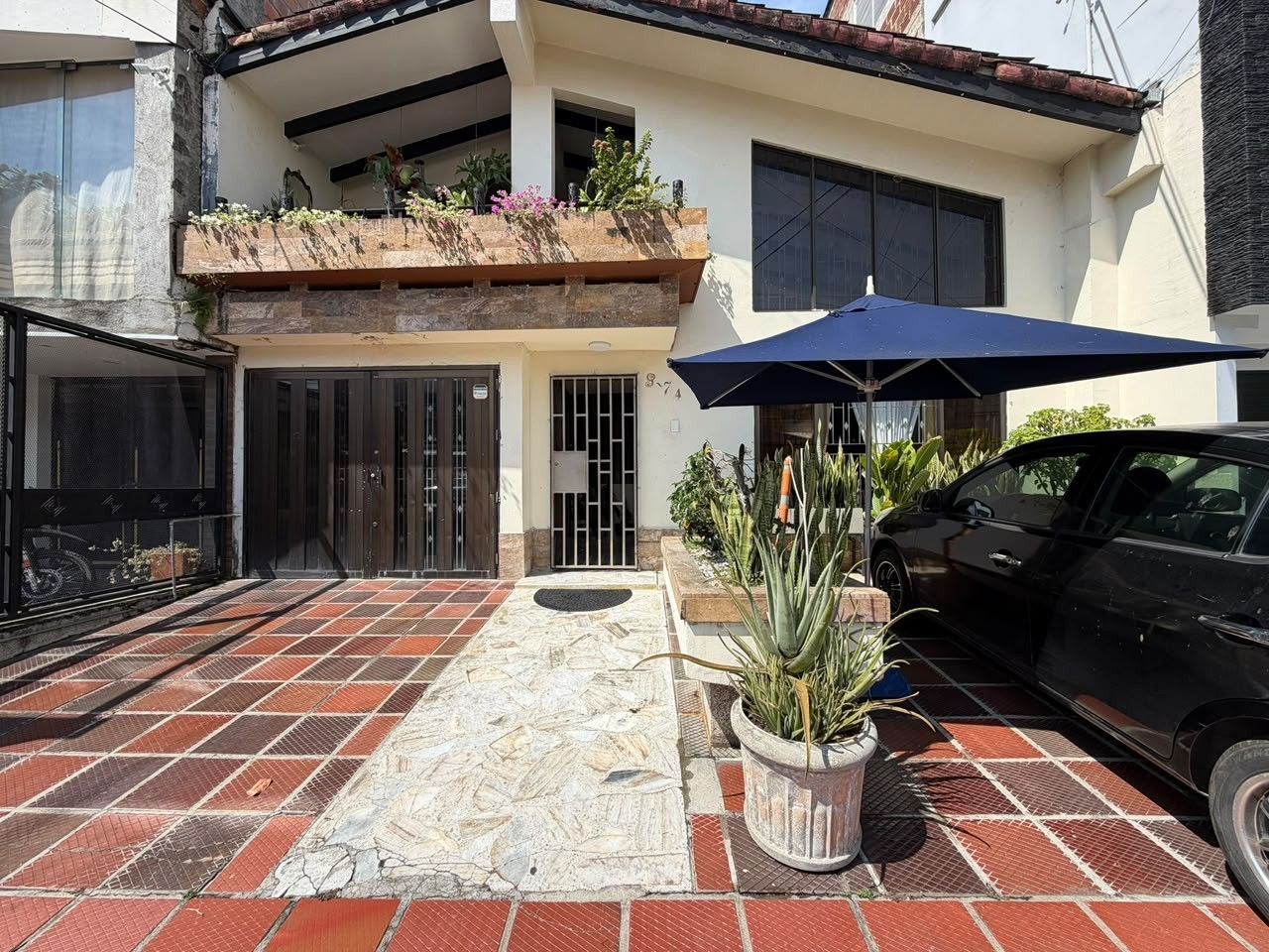 Casa en venta Valle Del Cauca Cali Cañaveralejo - Seguros Patria 370 m2 Habitaciones 6 Baños 3 Garajes 3 Precio $860000000