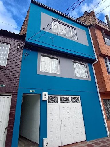 Casa en venta Cundinamarca Bogotá Jorge Eliécer Gaitán 250 m2 Habitaciones 7 Baños 2 Garajes 1 Precio $750000000