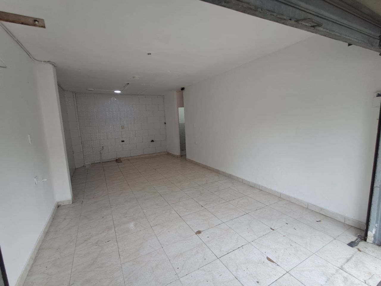 Local en arriendo Antioquia Envigado Alcalá 38 m2 Habitaciones 0 Baños 1 Garajes 0 Precio $2300000