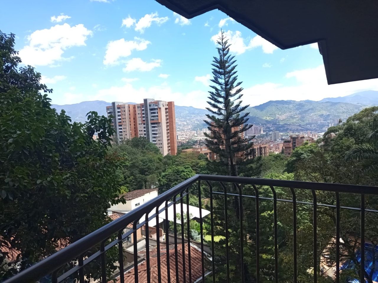 Apartamento en arriendo Antioquia Envigado Loma De Las Brujas 75 m2 Habitaciones 2 Baños 2 Garajes 1 Precio $3200000