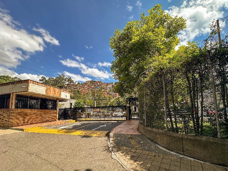 Casa en arriendo Antioquia Medellín La Gloria 60 m2 Habitaciones 3 Baños 2 Garajes 0 Precio $2400000