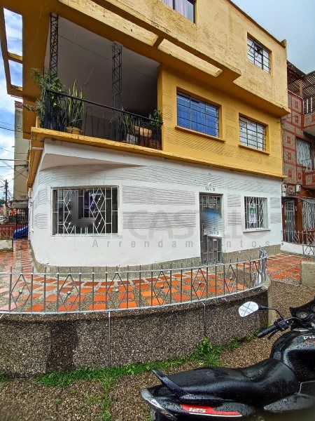 Casa en arriendo Antioquia Medellín San Bernardo 50 m2 Habitaciones 2 Baños 1 Garajes 0 Precio $2300000