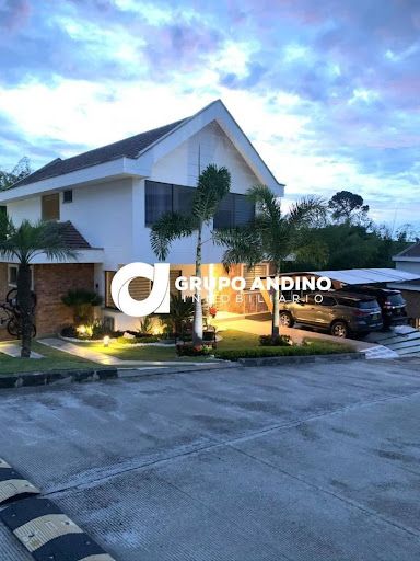 Casa en arriendo Santander Piedecuesta Monserrate 180 m2 Habitaciones 5 Baños 6 Garajes 3 Precio $15000000