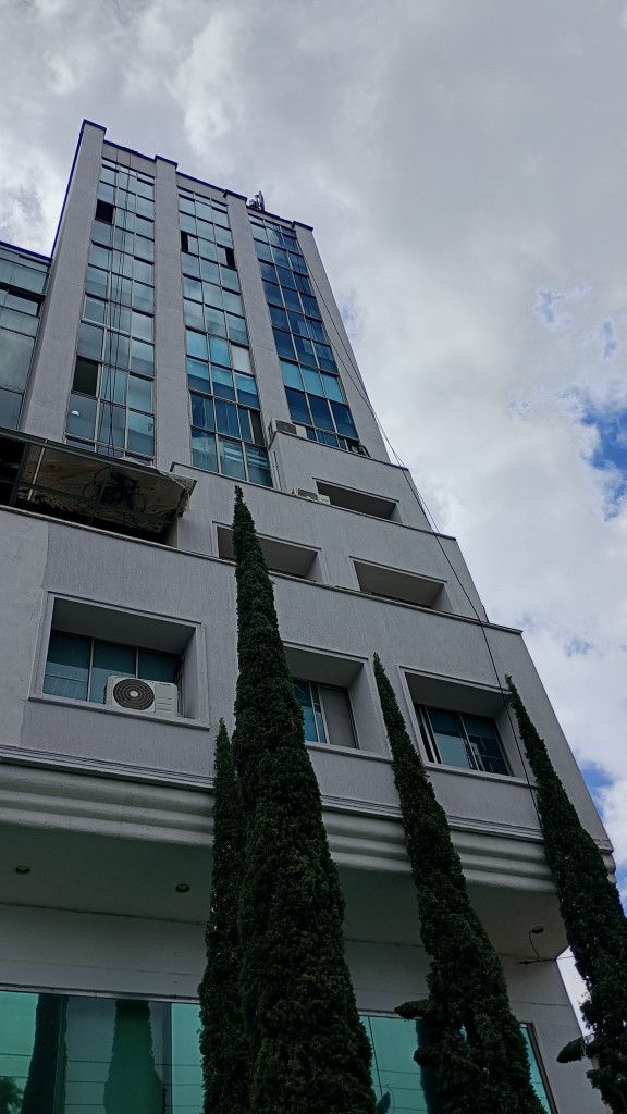 Oficina en arriendo Risaralda Pereira Los Alpes 81 m2 Habitaciones 0 Baños 1 Garajes 1 Precio $2600000