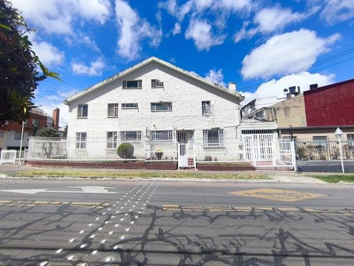 Casa en arriendo Cundinamarca Bogotá Cedro Salazar 170 m2 Habitaciones 4 Baños 5 Garajes 2 Precio $3700000