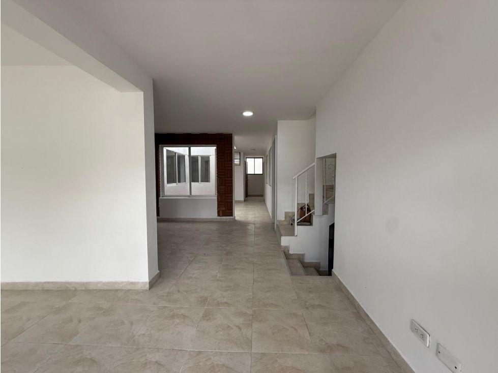 Casa en arriendo Antioquia Medellín Fatima 180 m2 Habitaciones 4 Baños 3 Garajes 1 Precio $3800000