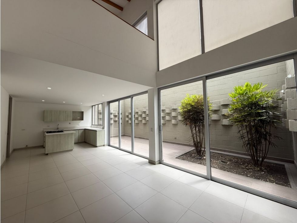 Casa en arriendo o venta Antioquia Rionegro Ub Terragrande 183 m2 Habitaciones 3 Baños 3 Garajes 2 Precio venta $1250000000 Precio arriendo $6827000