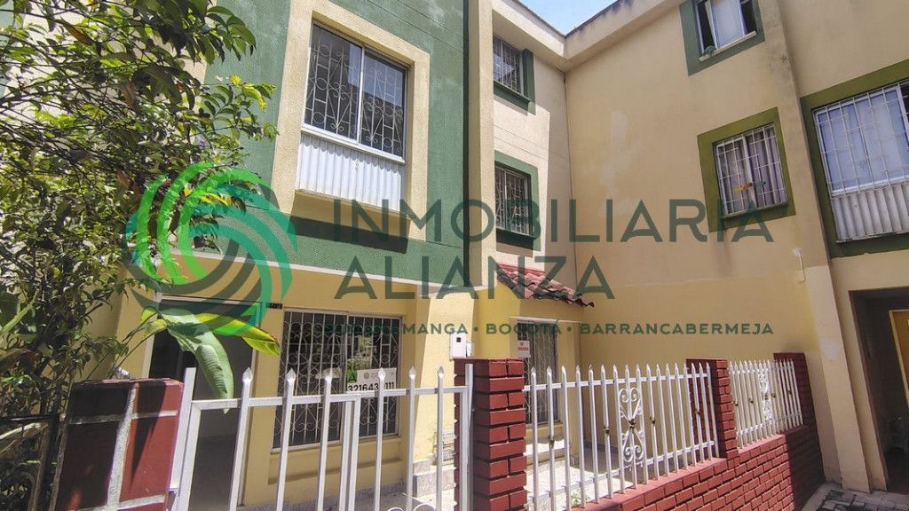 Casa en arriendo Santander Bucaramanga Urbanización Los Naranjos 122 m2 Habitaciones 5 Baños 3 Garajes 0 Precio $2300000