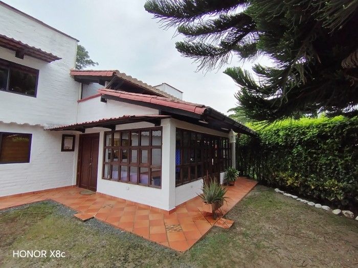 Casa en venta Valle Del Cauca Cali Cali 281 m2 Habitaciones 6 Baños 5 Garajes 3 Precio $1250000000