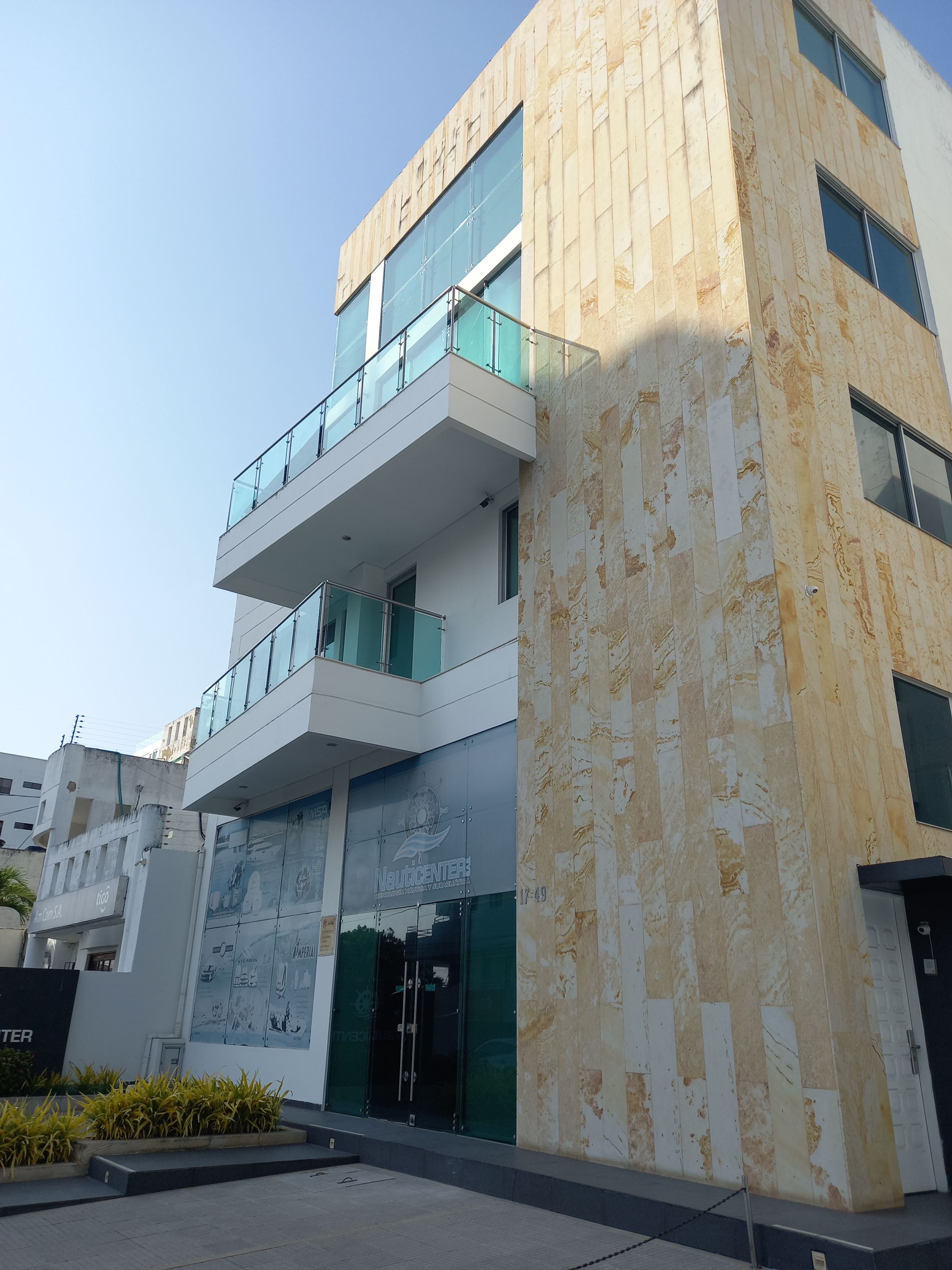Edificio en venta Bolívar Cartagena Manga 1050 m2 Habitaciones 3 Baños 7 Garajes 4 Precio $8500000000