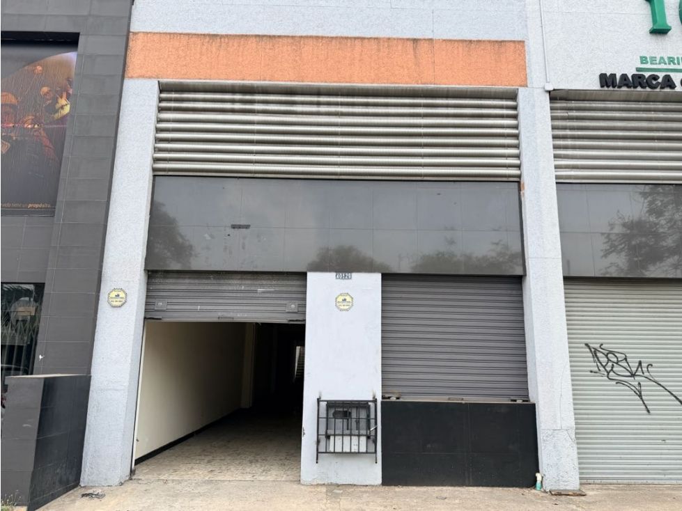 Bodega en venta Valle Del Cauca Cali Popular 240 m2 Habitaciones 0 Baños 3 Garajes 2 Precio $690000000