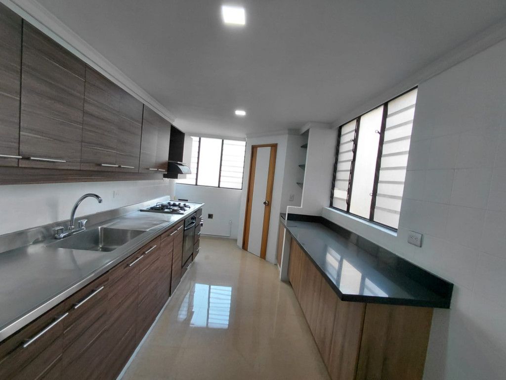 Apartamento en arriendo Antioquia Medellín La Aguacatala 150 m2 Habitaciones 3 Baños 4 Garajes 2 Precio $6000000