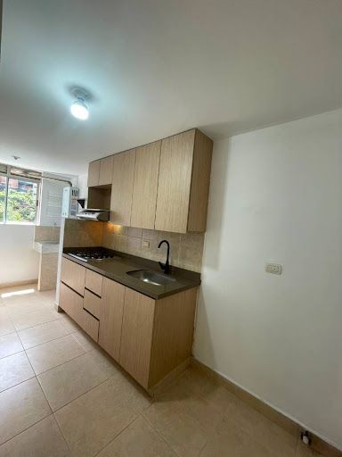 Apartamento en arriendo Antioquia Envigado Uribe Ángel 85 m2 Habitaciones 3 Baños 2 Garajes 1 Precio $3700000