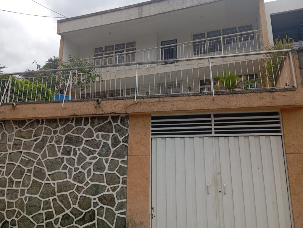 Casa en venta Valle Del Cauca Cali Santa Rita 700 m2 Habitaciones 5 Baños 4 Garajes 2 Precio $1300000000