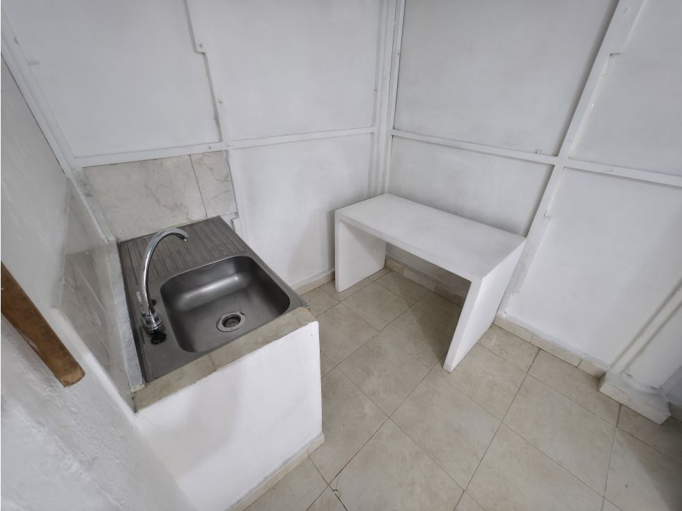 Apartaestudio en arriendo Antioquia Medellín Enciso 30 m2 Habitaciones 1 Baños 1 Garajes 0 Precio $900000