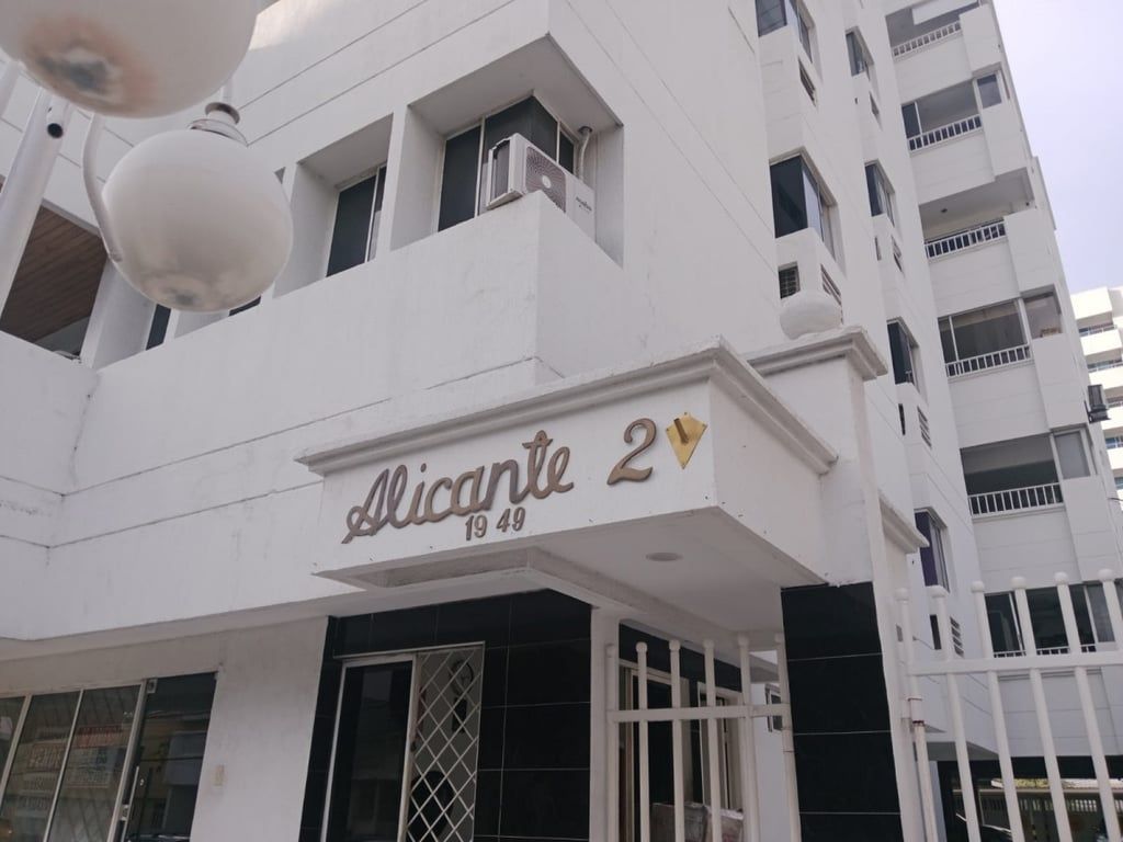 Apartamento en arriendo Bolívar Cartagena Manga 47 m2 Habitaciones 1 Baños 2 Garajes 0 Precio $2700000