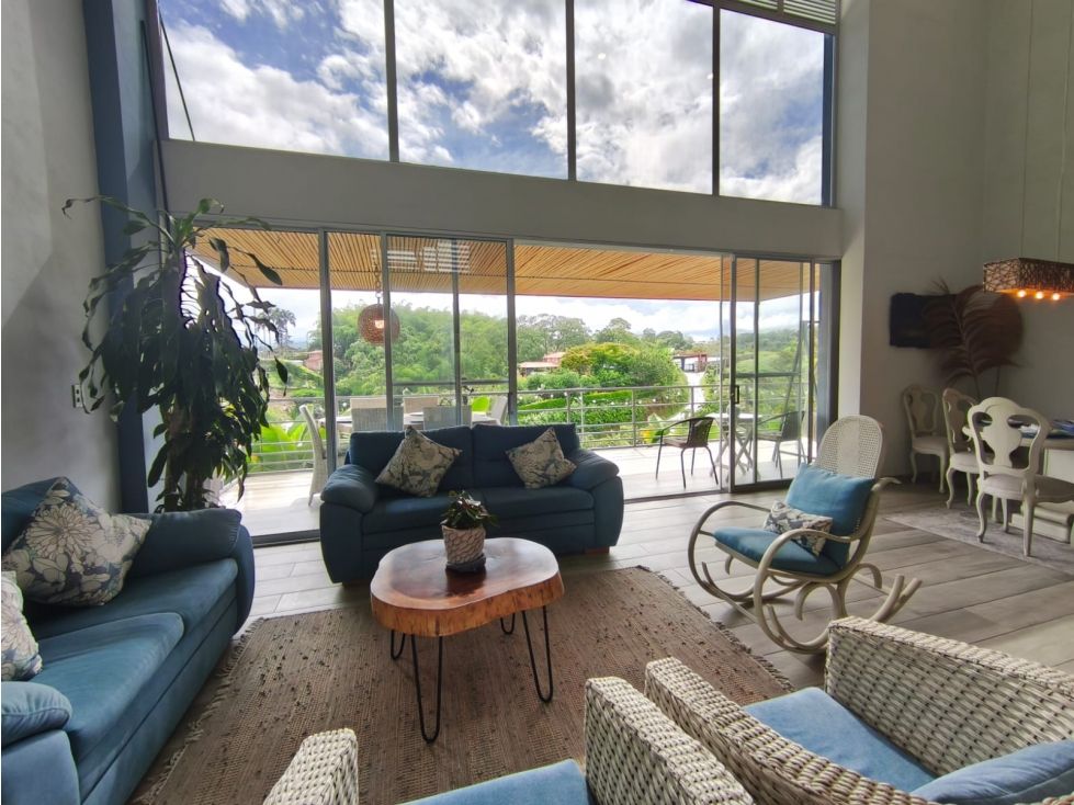 Casa Campestre en arriendo o venta Risaralda Pereira Pereira 270 m2 Habitaciones 2 Baños 3 Garajes 2 Precio venta $1860000000 Precio arriendo $8400000
