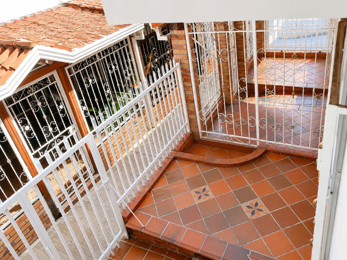 Casa en venta Santander Floridablanca Urbanizacion Los Andes 97800 m2 Habitaciones 3 Baños 3 Garajes 1 Precio $375000000