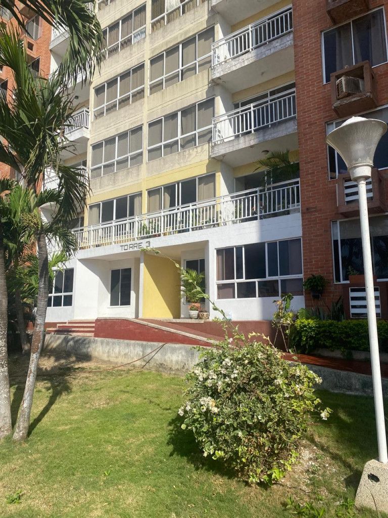 Apartamento en arriendo o venta Atlántico Barranquilla Cr Brisas Del Mar 105 m2 Habitaciones 4 Baños 3 Garajes 1 Precio venta $360000000 Precio arriendo $5000002