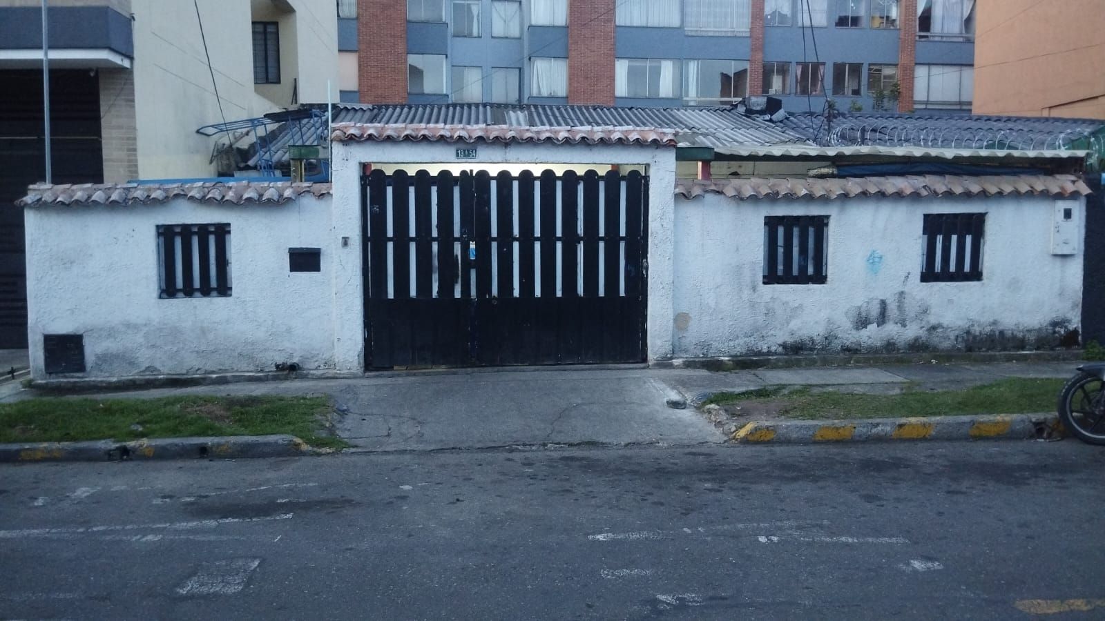 Casa en venta Cundinamarca Bogotá Cedritos 250 m2 Habitaciones 2 Baños 2 Garajes 2 Precio $925000000