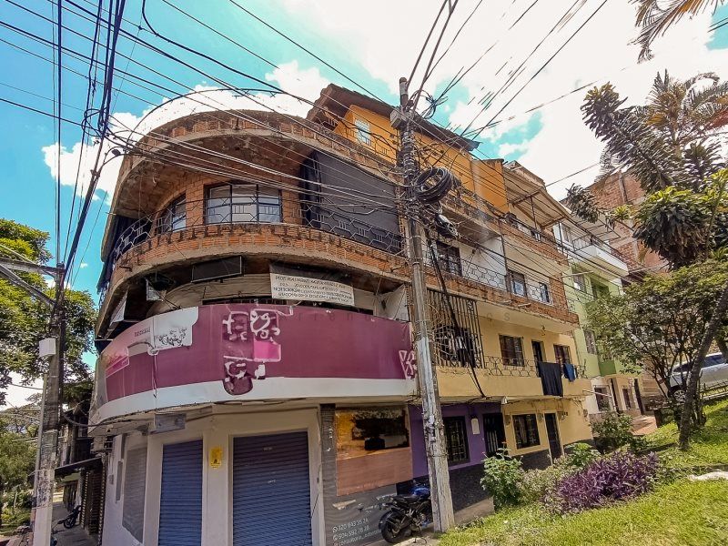Apartamento en arriendo Antioquia Medellín San Isidro 110 m2 Habitaciones 3 Baños 1 Garajes 0 Precio $1500000