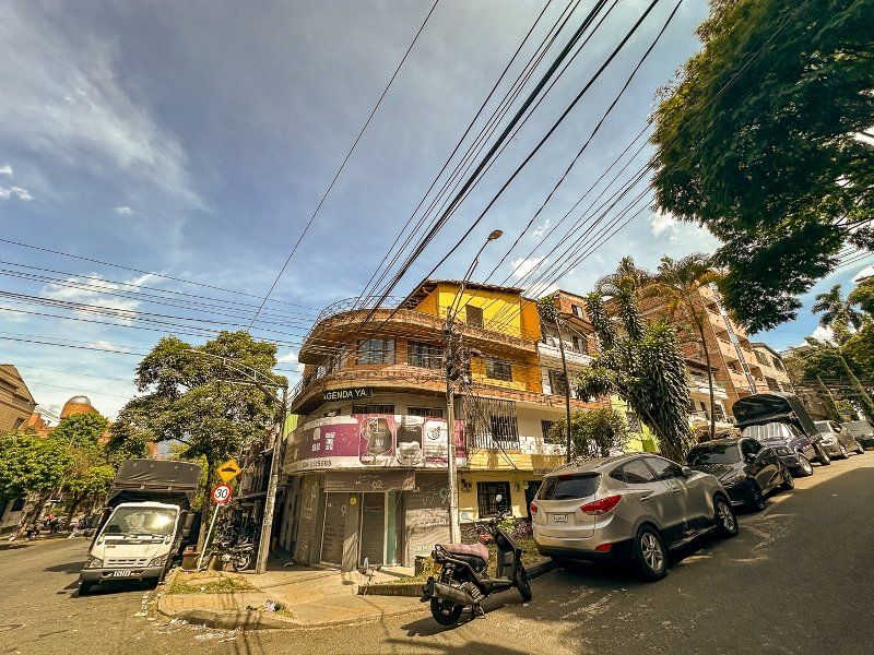 Apartamento en arriendo Antioquia Medellín San Isidro 110 m2 Habitaciones 3 Baños 1 Garajes 0 Precio $1800000