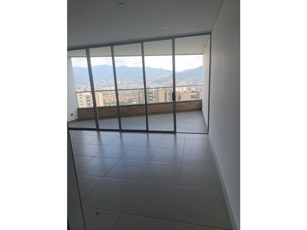 Apartamento en arriendo Antioquia Medellín La Inmaculada 106 m2 Habitaciones 3 Baños 3 Garajes 1 Precio $5800000