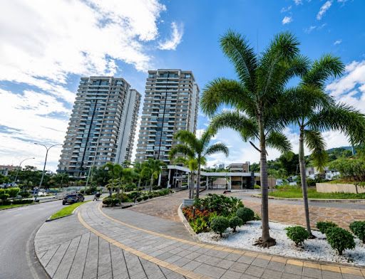Apartamento en arriendo Santander Bucaramanga El Tejar 187 m2 Habitaciones 3 Baños 4 Garajes 2 Precio $11000000