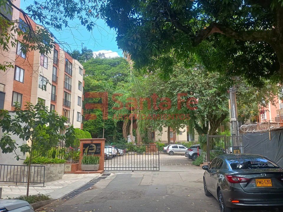 Apartamento en arriendo Antioquia Medellín Miravalle 60 m2 Habitaciones 3 Baños 3 Garajes 1 Precio $2400000