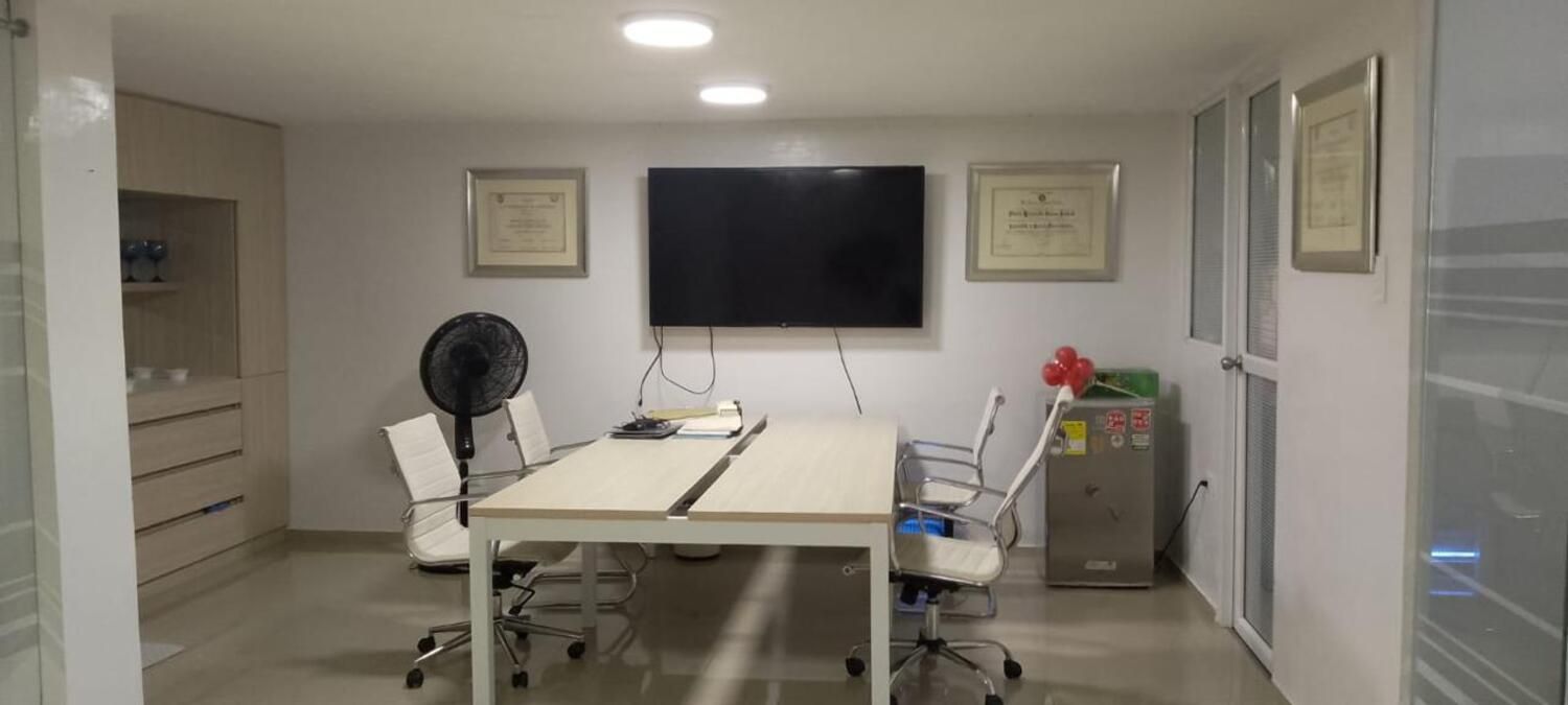 Oficina en arriendo o venta Bolívar Cartagena Pie De Popa Toril 153 m2 Habitaciones 0 Baños 3 Garajes 0 Precio venta $1200000000 Precio arriendo $15000000