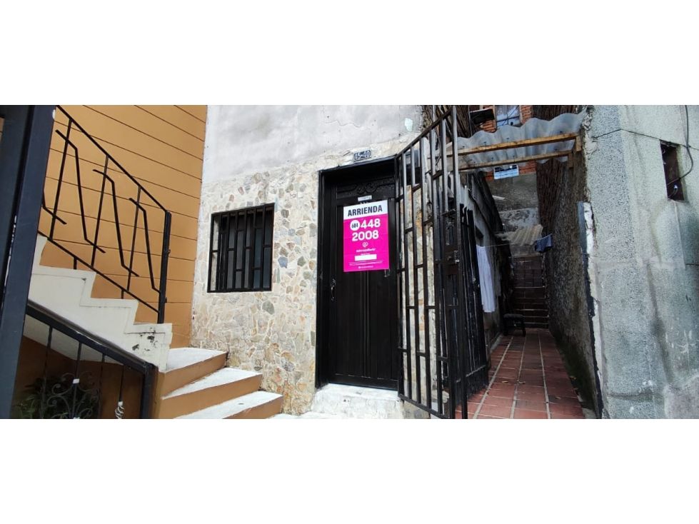 Casa en arriendo Antioquia Medellín Manrique Central No1 50 m2 Habitaciones 2 Baños 1 Garajes 0 Precio $1600000