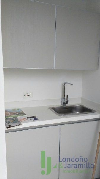 Oficina en arriendo Antioquia Envigado Primavera 37 m2 Habitaciones 0 Baños 1 Garajes 1 Precio $3300000