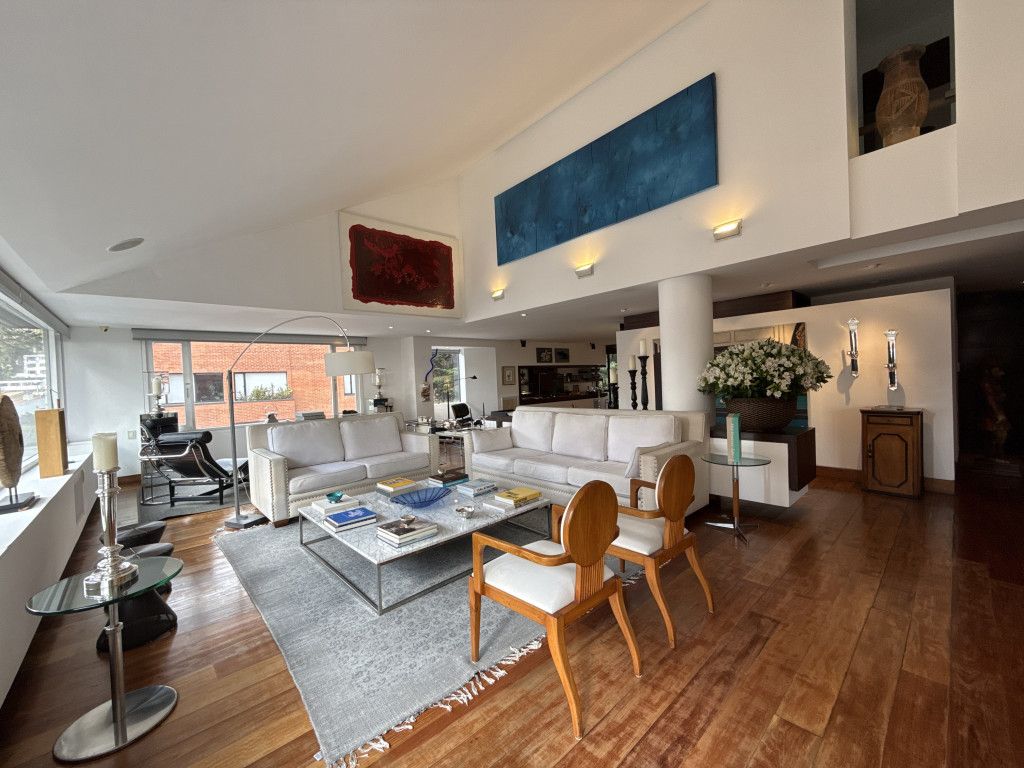 Apartamento en venta Cundinamarca Bogotá El Refugio 447 m2 Habitaciones 3 Baños 3 Garajes 2 Precio $3950000000