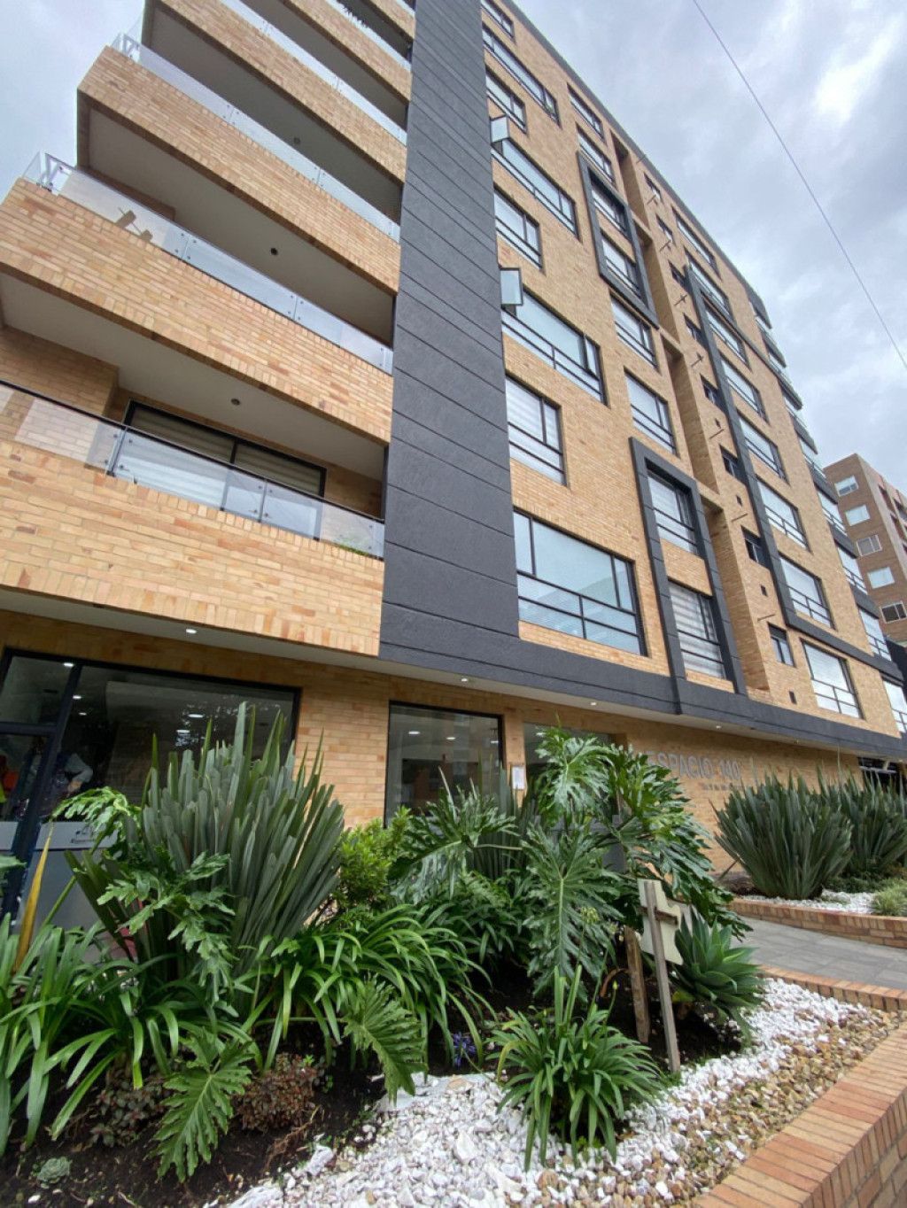 Apartaestudio en arriendo Cundinamarca Bogotá Cedritos 36 m2 Habitaciones 1 Baños 1 Garajes 2 Precio $2100000
