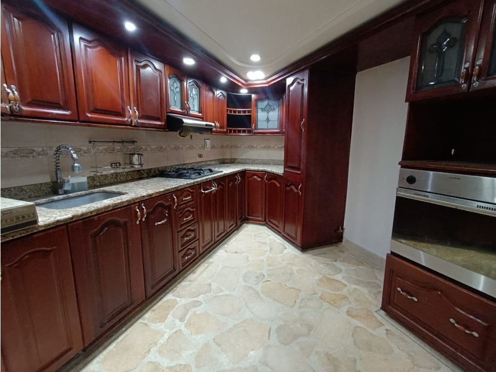 Casa en arriendo Antioquia Medellín El Rincon 330 m2 Habitaciones 5 Baños 6 Garajes 1 Precio $5800000