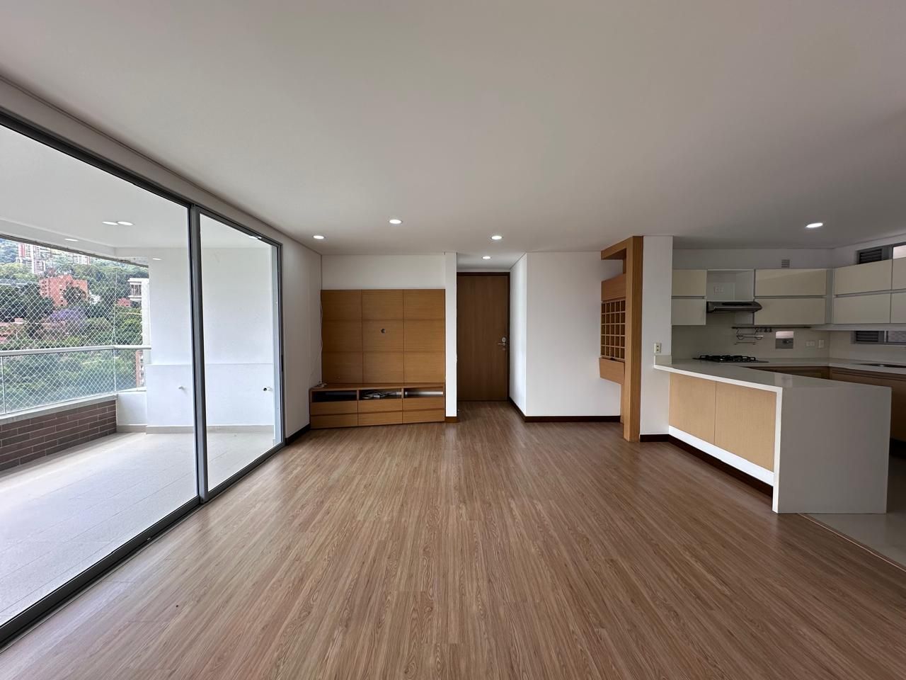 Apartamento en arriendo Antioquia Medellín Los Balsos No 1 155 m2 Habitaciones 2 Baños 3 Garajes 2 Precio $6300000