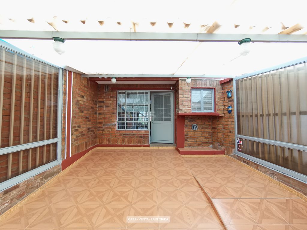 Casa en venta Boyacá Tunja Urbanización Florida Parque 140 m2 Habitaciones 3 Baños 3 Garajes 1 Precio $290000000