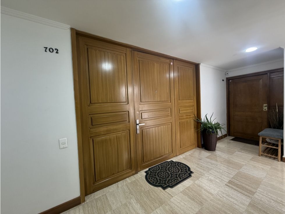 Apartamento en venta Cundinamarca Bogotá Santa Barbara Occidental 380 m2 Habitaciones 4 Baños 5 Garajes 4 Precio $2500000000