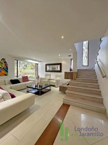 Casa en venta Antioquia Medellín El Diamante No2 538 m2 Habitaciones 4 Baños 5 Garajes 4 Precio $3750000000